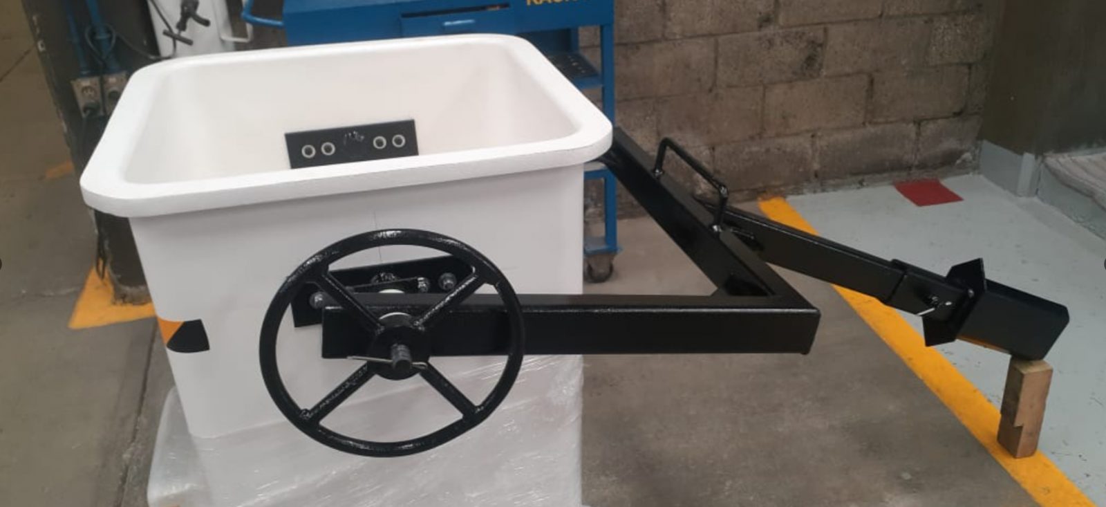 136 Kg Canastilla para 1 Operador Omega Nueva con Adaptador