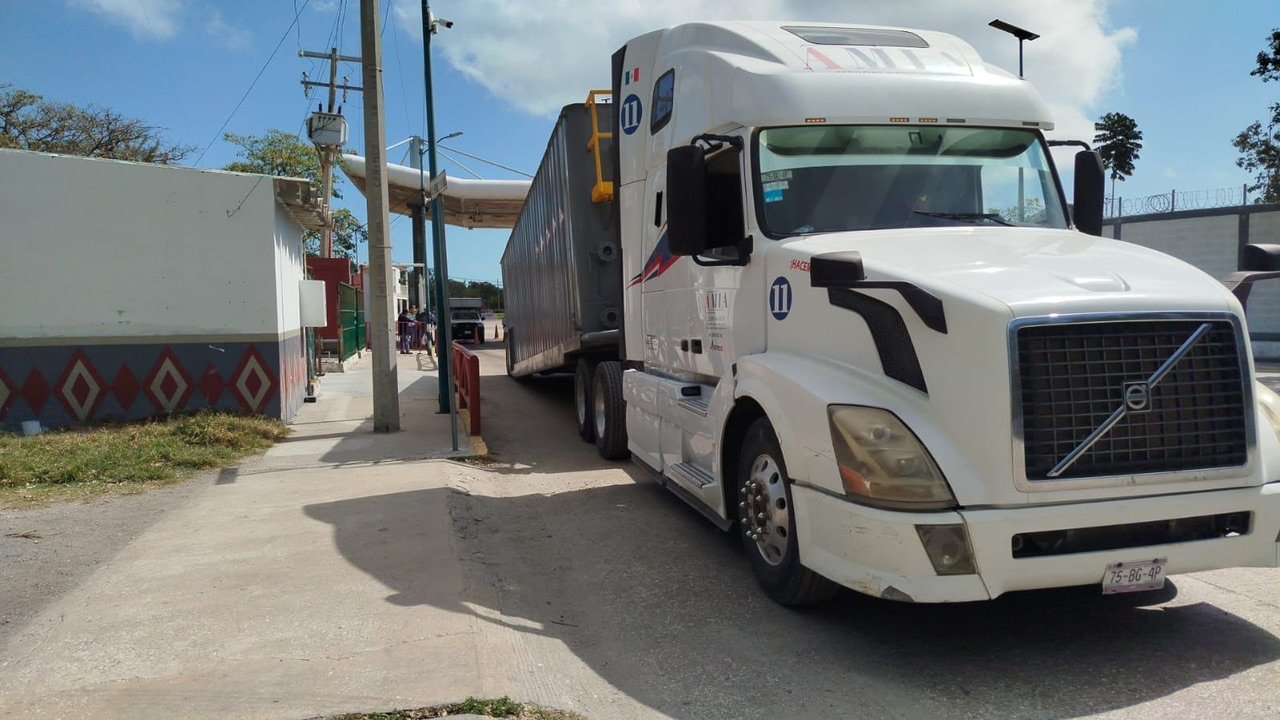 Tractocamión Volvo 2013