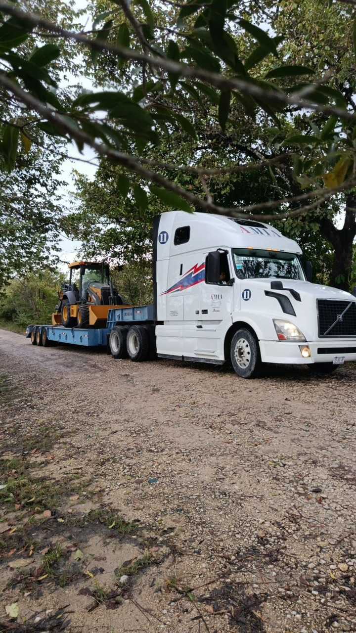 Tractocamión Volvo 2013