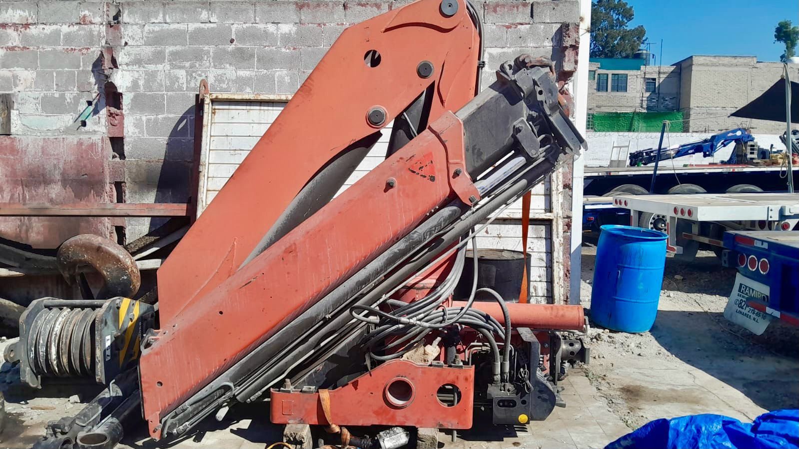 GRÚA ARTICULADA 8 TON PALFINGHER  PK18500 2007