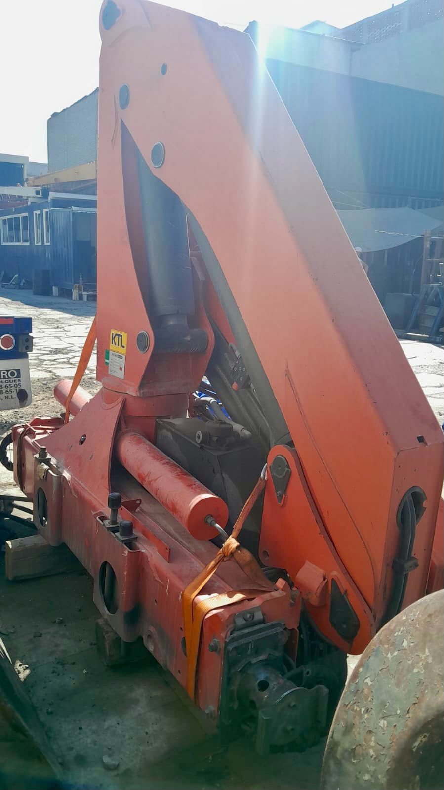 GRÚA ARTICULADA 8 TON PALFINGHER  PK18500 2007