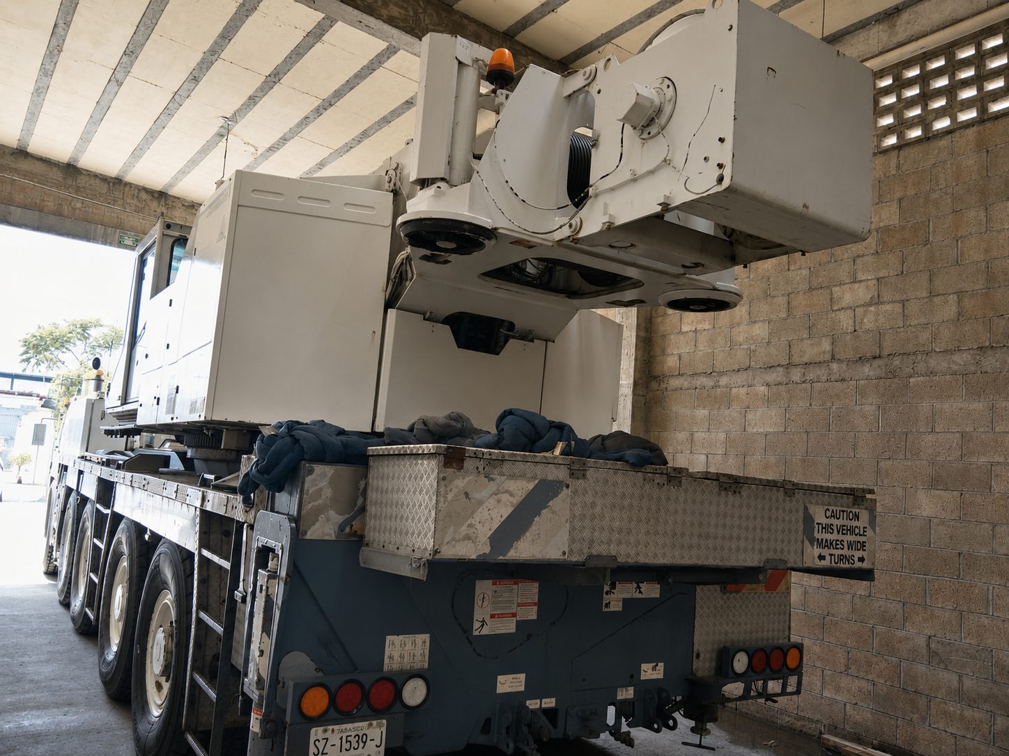 Grúa telescópica All Terrain Tadano Faun ATF 160G-5 de 160 ton