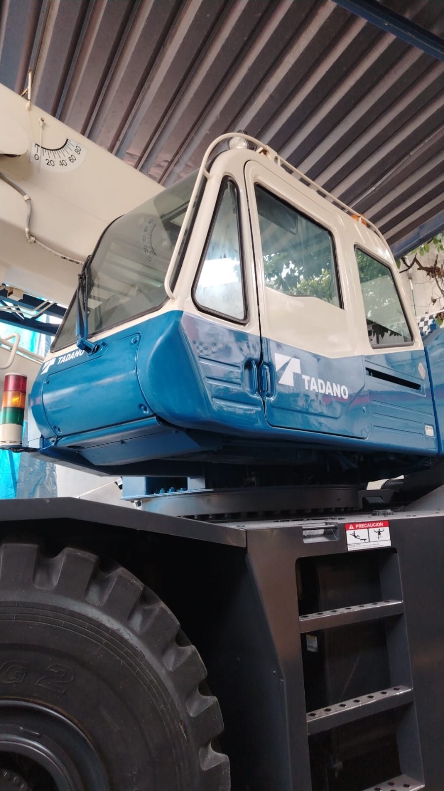 Grúa RT Tadano GR-700E-1 de 70 toneladas Año 2011 Certificada