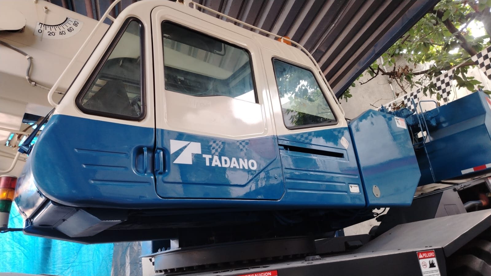 Grúa RT Tadano GR-700E-1 de 70 toneladas Año 2011 Certificada