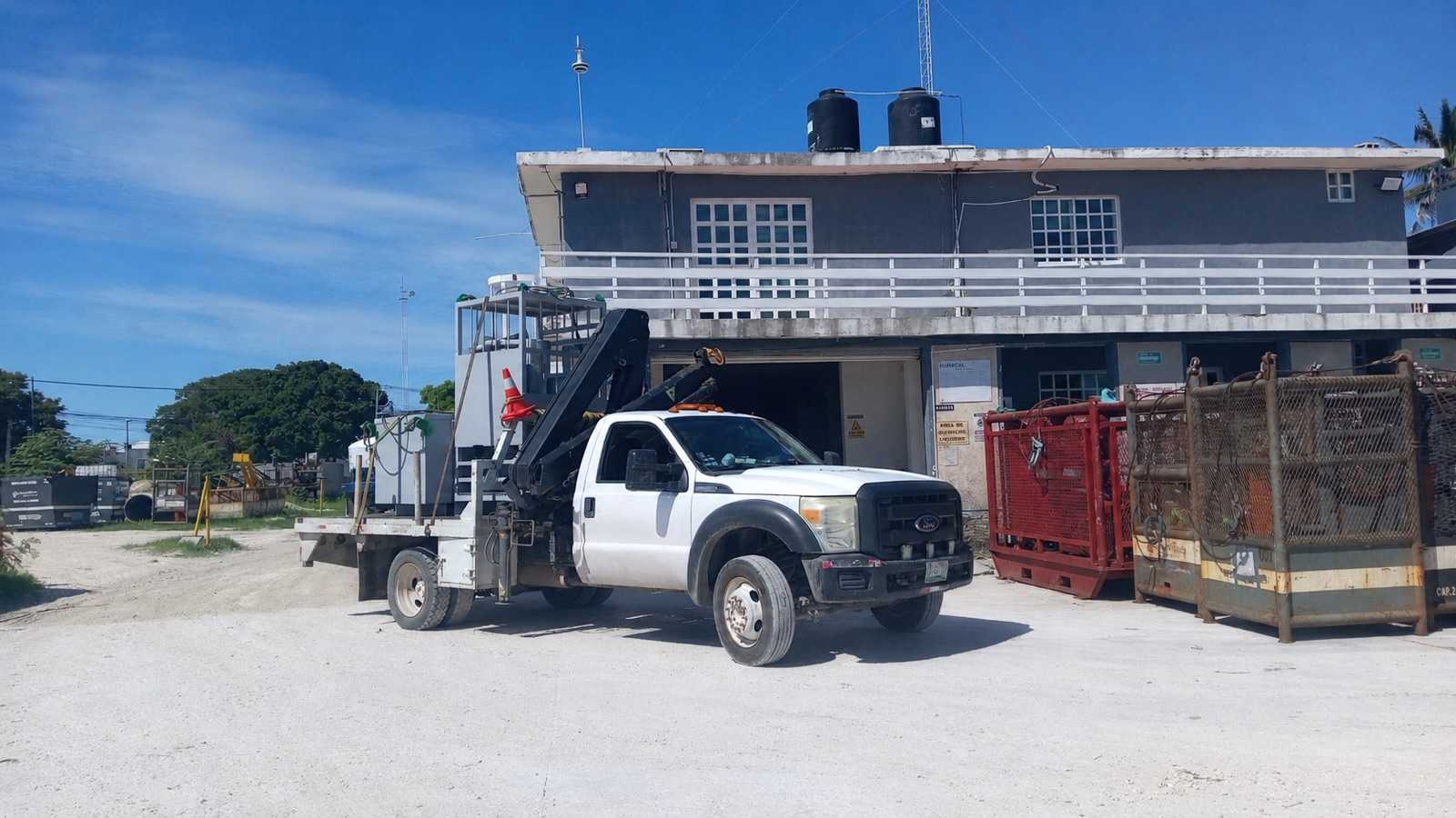 HIAB 099-CLX SOBRE FORD F550 2015