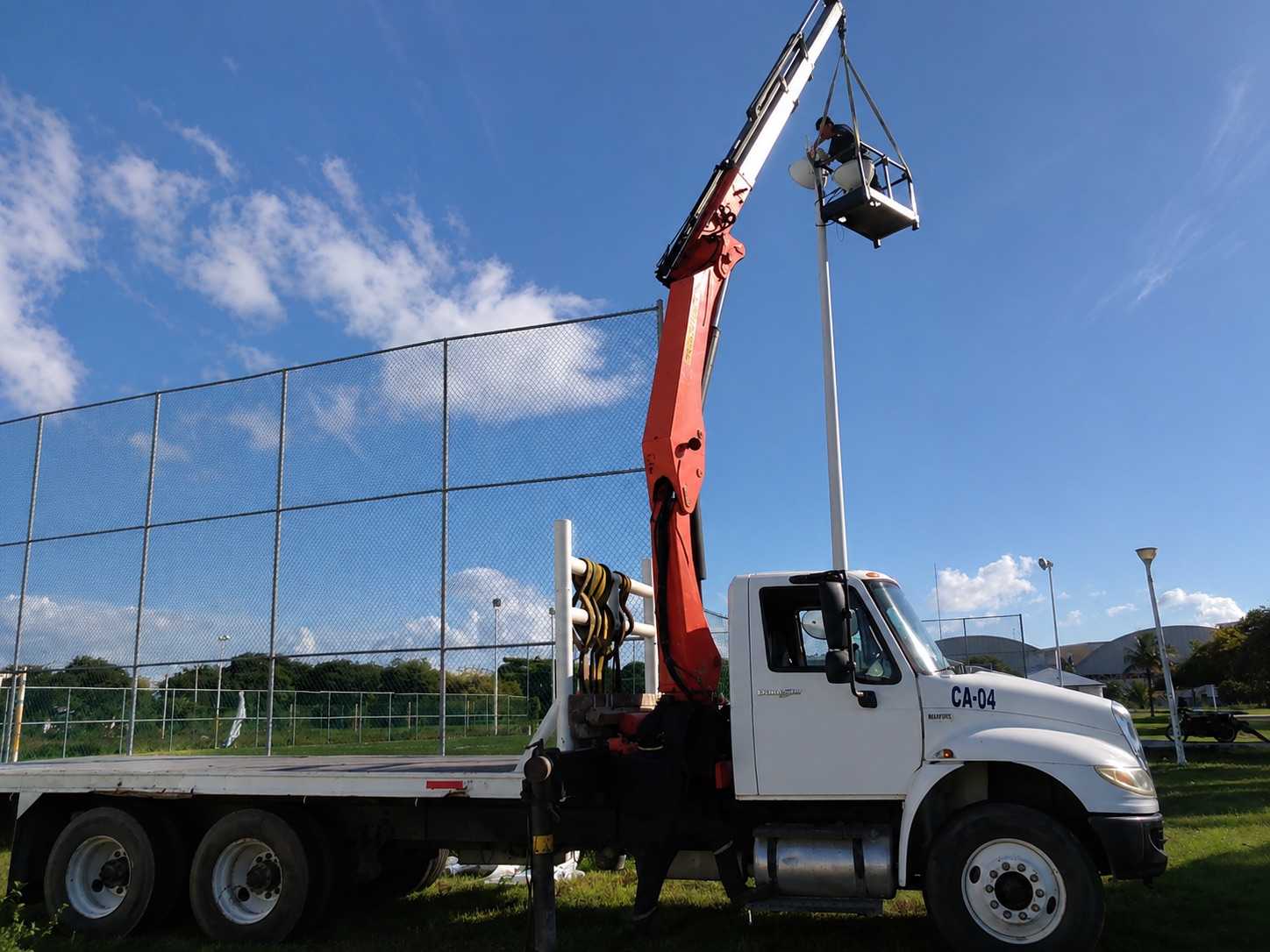 PALFINGER PK23500 SOBRE INTERNATIONAL 4400 6X4