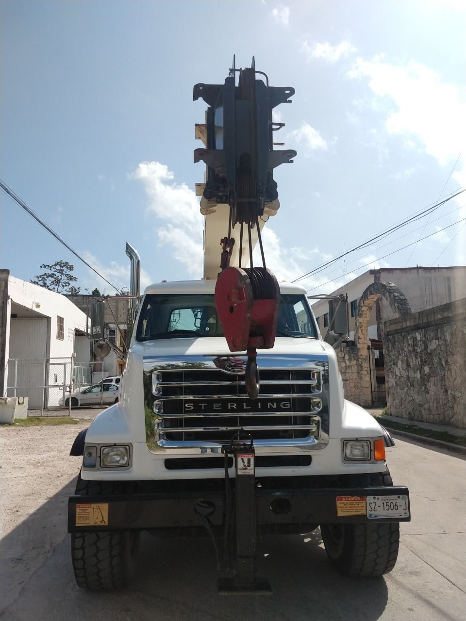 Grúa Titán National Crane Serie 1500 de 36 ton sobre Sterling L500 2006