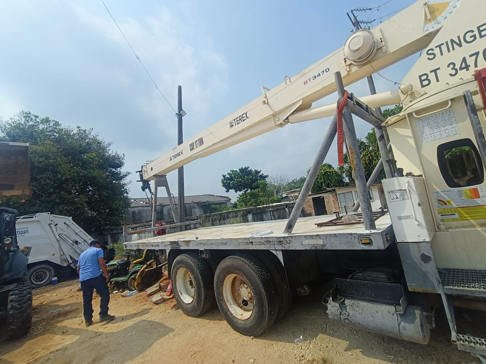 Grúa Titán Terex BT3470 de 17 ton sobre International 4400 Durastar 2012