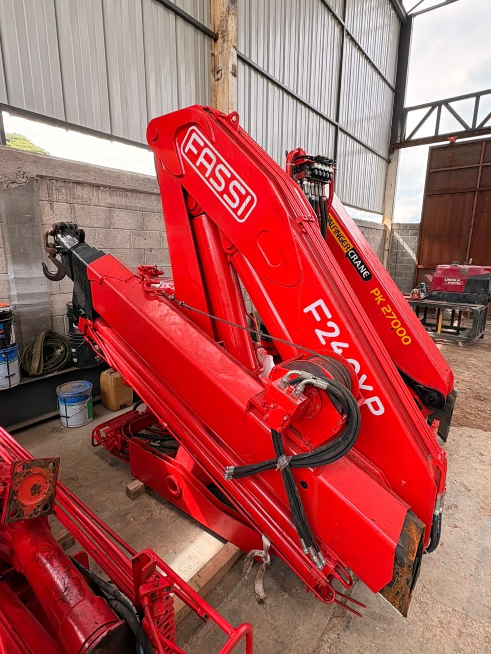 Grúa articulada FASSI F240XP año 2012
