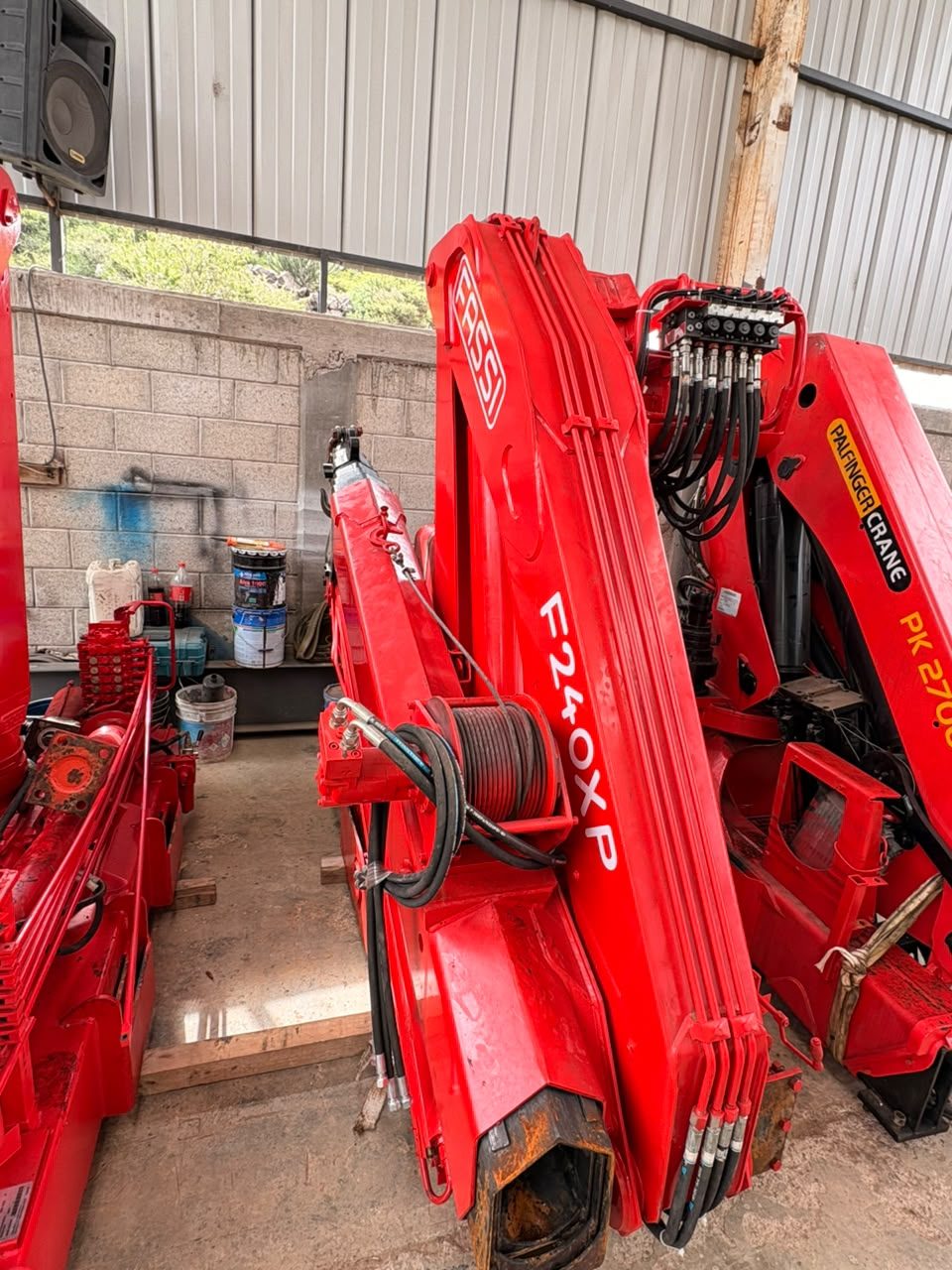 Grúa articulada FASSI F240XP año 2012